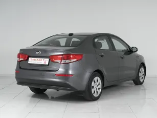 Kia  6