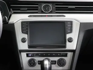 Volkswagen  9