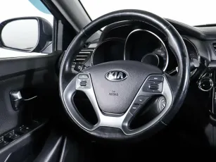 Kia  11