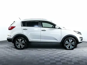 Kia  4