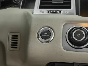 Land Rover  11