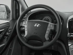 Hyundai  10
