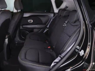 Kia  10