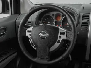 Nissan  10
