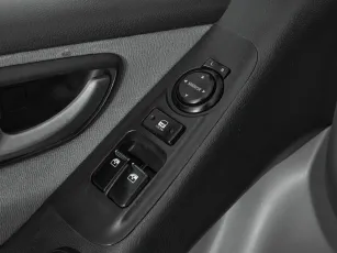 Hyundai  11