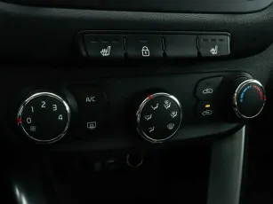 Kia  10