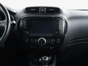Kia  10