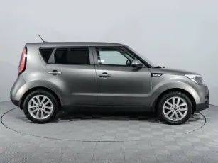 Kia  4