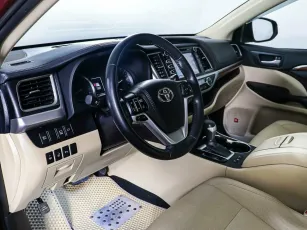 Toyota  9
