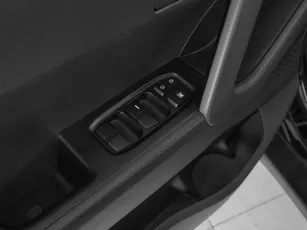Hyundai  12