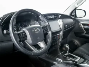 Toyota  9