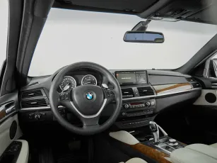 BMW  8