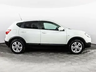 Nissan  4