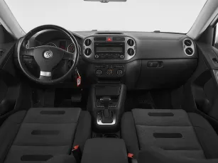 Volkswagen  8