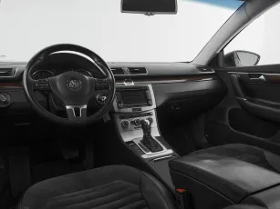 Volkswagen  8