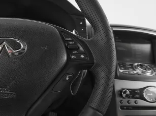 Infiniti  12