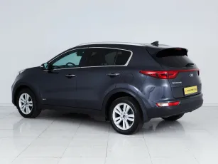 Kia  4