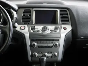 Nissan  9