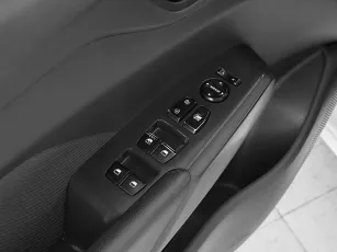 Hyundai  12