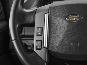 Land Rover  11