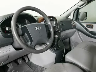 Hyundai  12