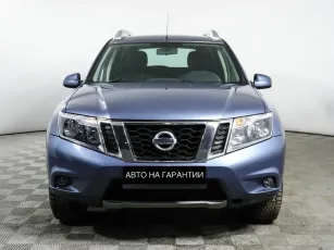 Nissan  2