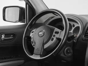 Nissan  10