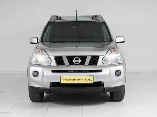 Nissan  2
