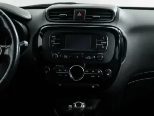 Kia  10