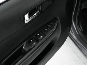 Hyundai  12