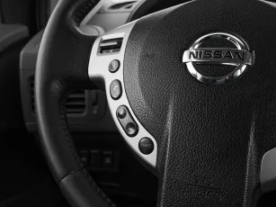 Nissan  10