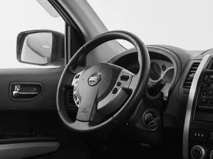 Nissan  9