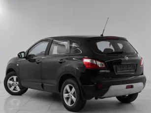 Nissan  4