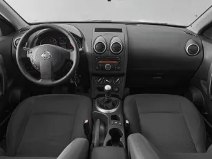 Nissan  8