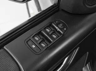 Land Rover  12