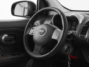 Nissan  10