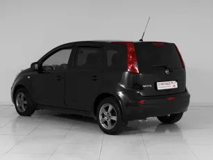 Nissan  4
