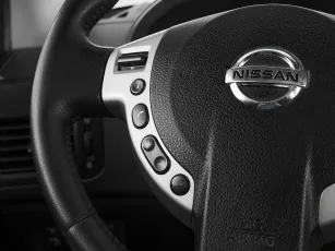 Nissan  10