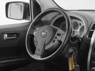 Nissan  12