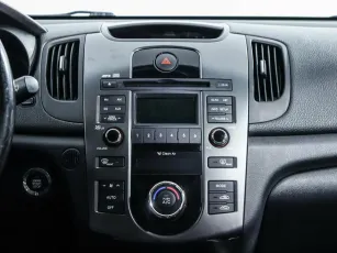 Kia  10