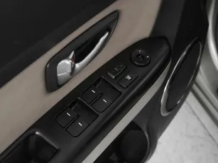 Kia  12