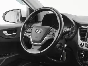 Hyundai  10