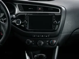 Kia  10
