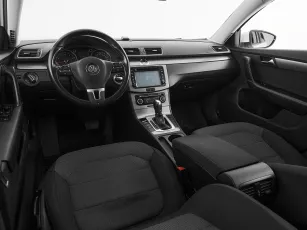 Volkswagen  8