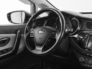 Kia  10