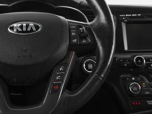 Kia  12