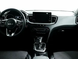Kia  10