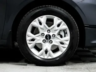 Kia  8
