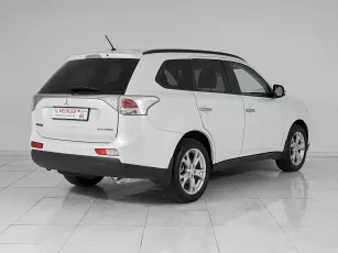Mitsubishi  6