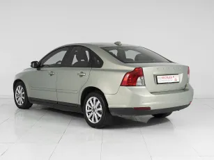 Volvo  4
